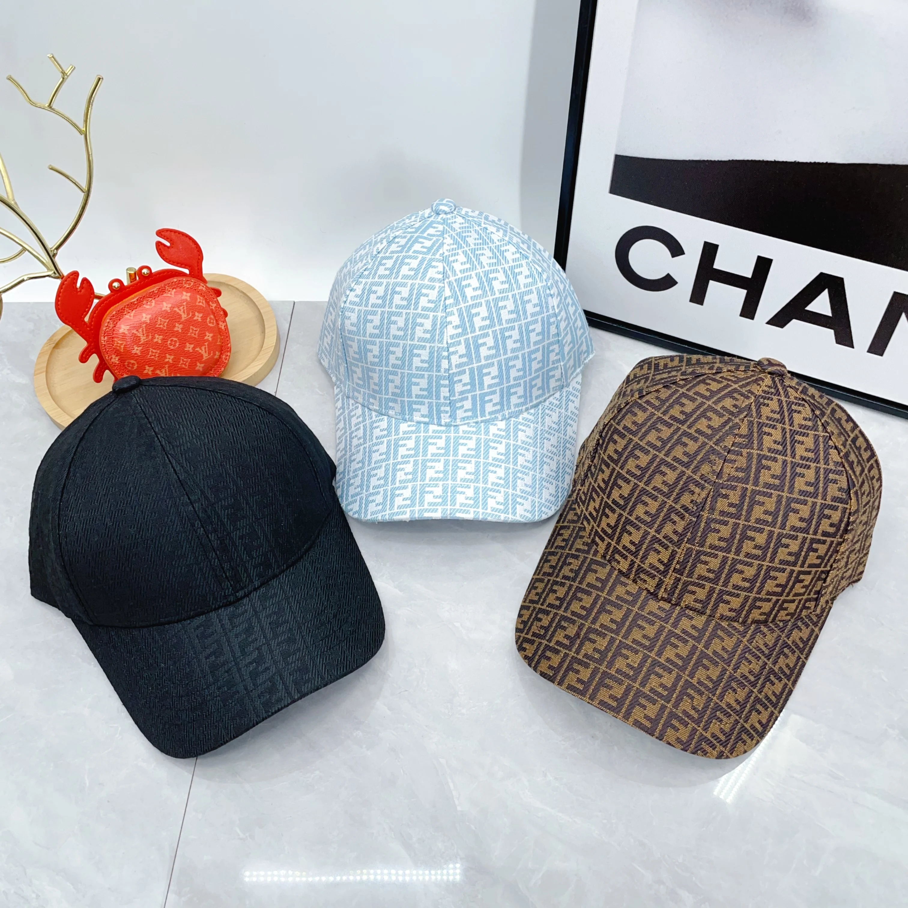 Fendi cap dx64